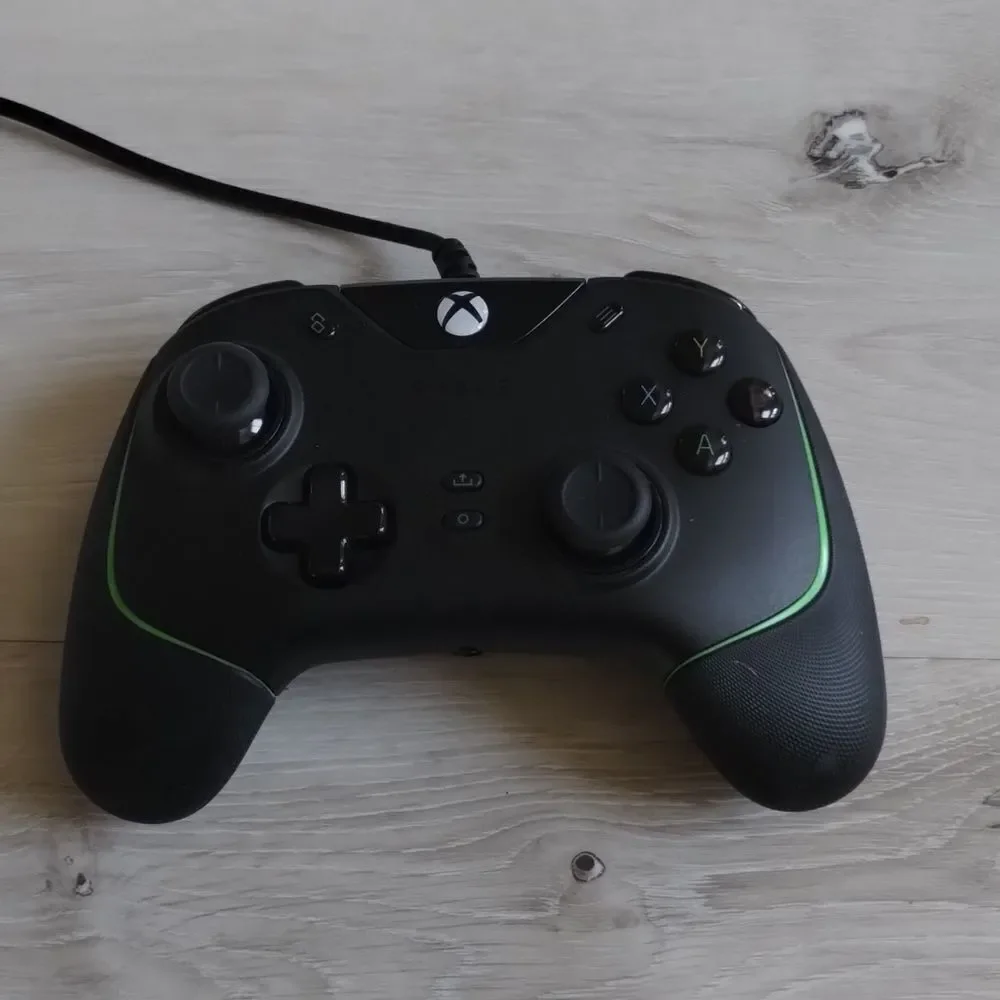 Xbox Razer Wolverine V2 Wired Assigned‎ buttons Black Gently Used